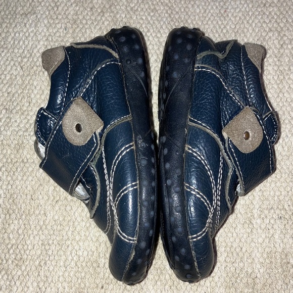 Infant size 5 leather Navy Walker Shoes with Secure Straps - Picture 15 of 16
